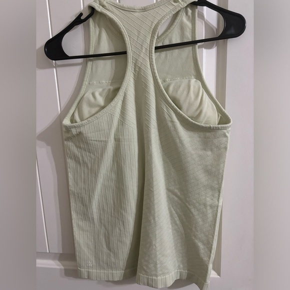 All in motion athletic top with built in bra (054) - Picture 2 of 3